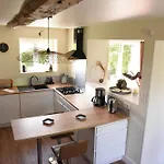 Guest house & D'hotes Clossaintjoseph - Jacuzzi, Sauna & Piscine Ext Chauffee 3*