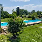 & D'hotes Clossaintjoseph - Jacuzzi, Sauna & Piscine Ext Chauffee