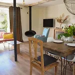 Guest house & D'hotes Clossaintjoseph - Jacuzzi, Sauna & Piscine Ext Chauffee 3*