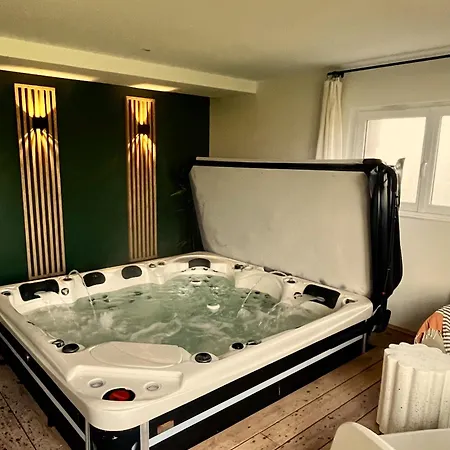 게스트하우스 & D'hotes Clossaintjoseph - Jacuzzi, Sauna & Piscine Ext Chauffee