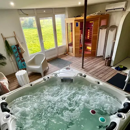 & D'hotes Clossaintjoseph - Jacuzzi, Sauna & Piscine Ext Chauffee 게스트하우스 3*