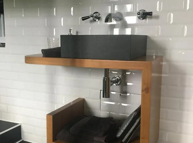 & D'hotes Clossaintjoseph - Jacuzzi, Sauna & Piscine Ext Chauffee Gasthof 3*