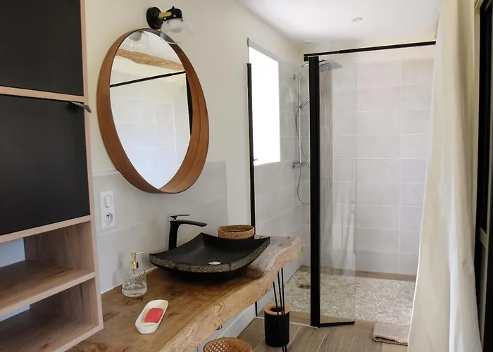 & D'hotes Clossaintjoseph - Jacuzzi, Sauna & Piscine Ext Chauffee Gasthof